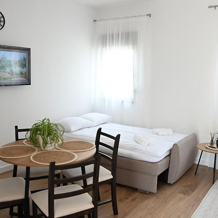 Studio Apartmani Izvor Благай Екстериор снимка